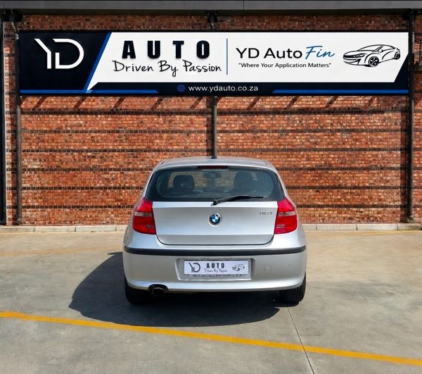 2011-BMW-1-Series-118i-5-dr-Urban image:4