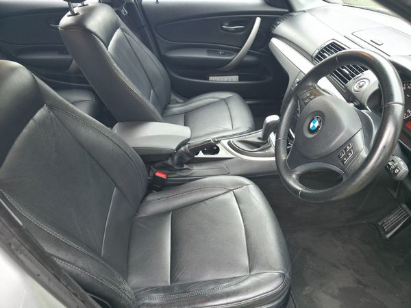 2011-BMW-1-Series-118i-5-dr-Urban image:6