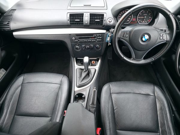 2011-BMW-1-Series-118i-5-dr-Urban image:7