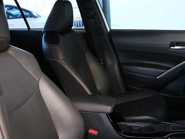 2021-Toyota-Corolla-Cross-18-XR image:15