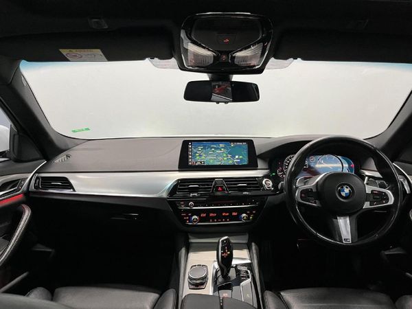 2018-BMW-5-Series-520d-M-Sport image:12