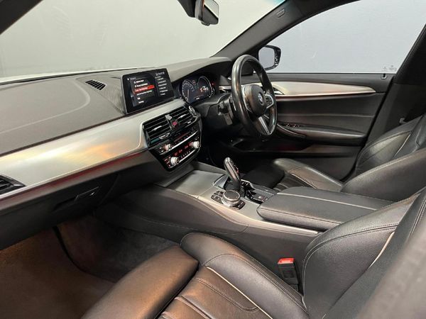 2018-BMW-5-Series-520d-M-Sport image:15
