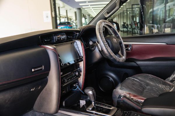 2023-Toyota-Fortuner-28-GD-6-RB-Auto image:16