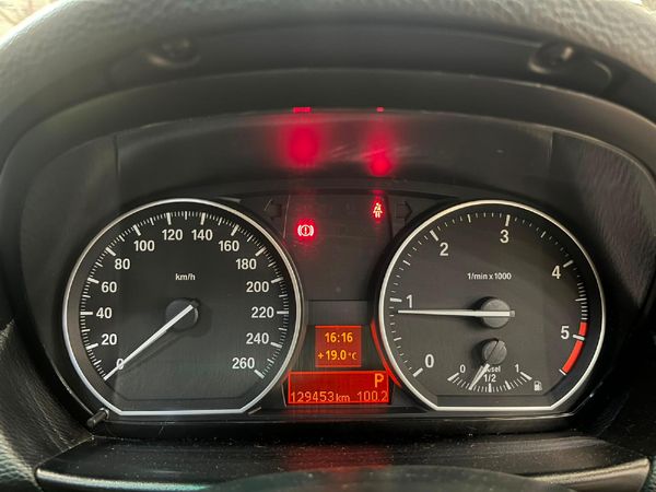 2010-BMW-1-Series-120d-Coupe-Auto image:10