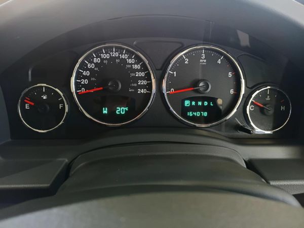 2009-Jeep-Cherokee-28-CRD-Sport-Auto image:8