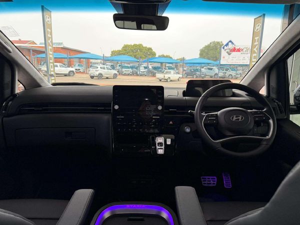 2026-Hyundai-Staria-22d-Luxury-Auto image:9
