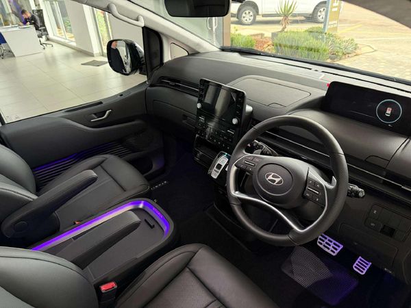 2026-Hyundai-Staria-22d-Luxury-Auto image:10