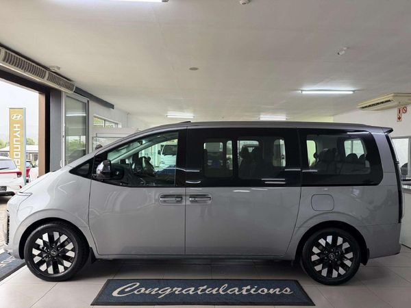 2026-Hyundai-Staria-22d-Luxury-Auto image:3