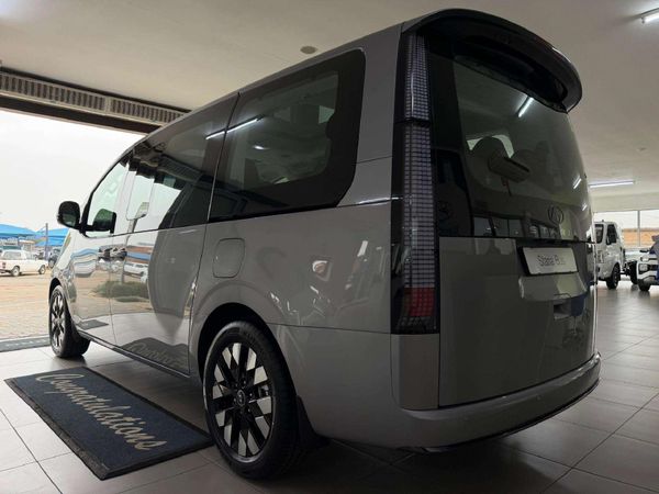 2026-Hyundai-Staria-22d-Luxury-Auto image:4