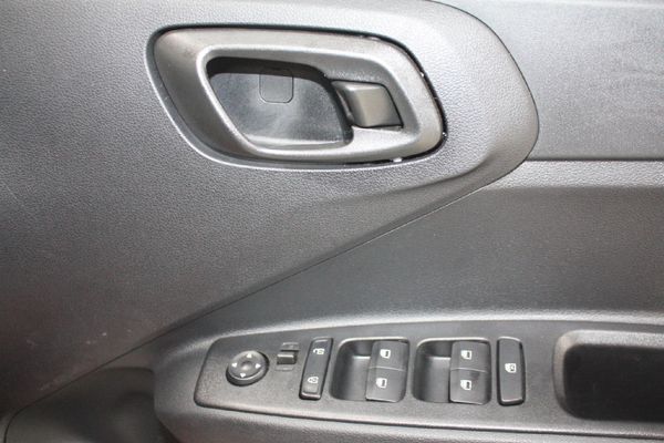 2024-Hyundai-Grand-i10-10-Motion image:9