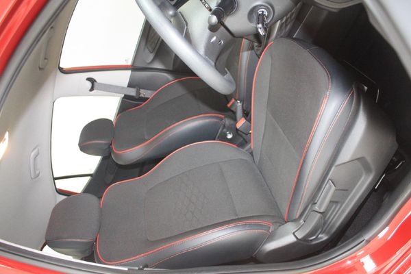 2024-Hyundai-Grand-i10-10-Motion image:13