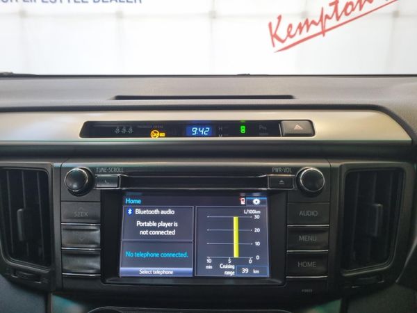 2014-Toyota-RAV4-20-GX-Auto image:12
