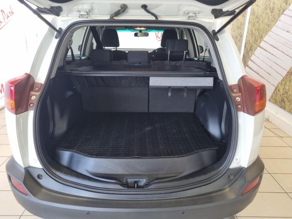 2014-Toyota-RAV4-20-GX-Auto image:15