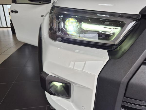2025-Toyota-Hilux-28-GD-6-Raised-Body-Legend-Auto-Double-Cab image:13