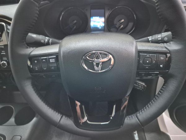 2025-Toyota-Hilux-28-GD-6-Raised-Body-Legend-Auto-Double-Cab image:15