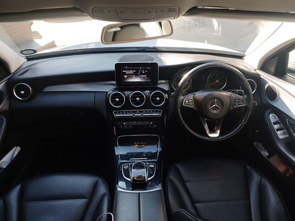 2014-Mercedes-Benz-C-Class-C-180-Auto image:7