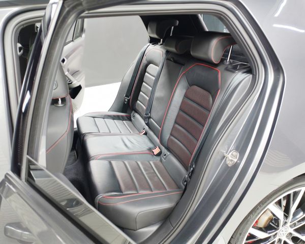 2020-Volkswagen-Golf-VII-GTI-20-TSI-Auto image:11