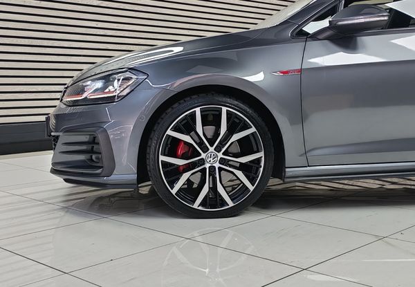 2020-Volkswagen-Golf-VII-GTI-20-TSI-Auto image:3