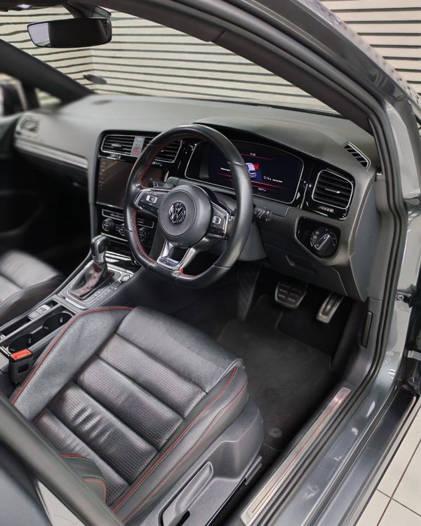 2020-Volkswagen-Golf-VII-GTI-20-TSI-Auto image:4