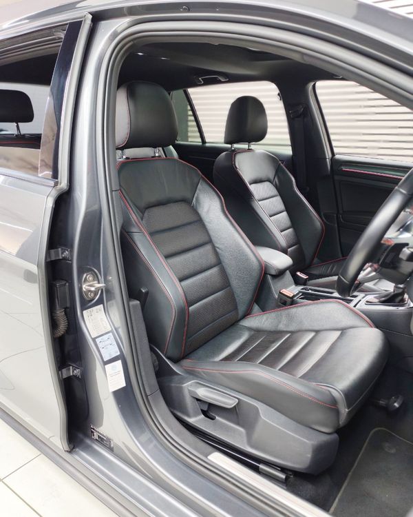 2020-Volkswagen-Golf-VII-GTI-20-TSI-Auto image:6