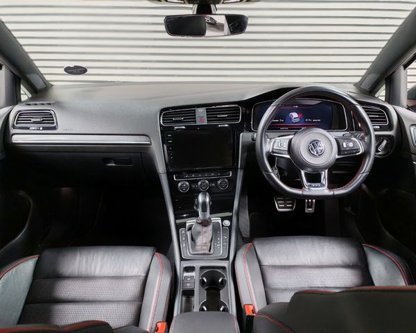 2020-Volkswagen-Golf-VII-GTI-20-TSI-Auto image:8