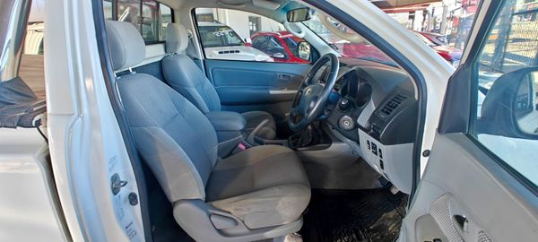 2010-Toyota-Hilux-30-D-4D-Raider-4x4-Single-Cab image:5