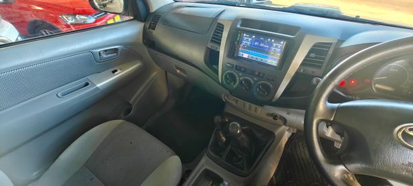 2010-Toyota-Hilux-30-D-4D-Raider-4x4-Single-Cab image:7