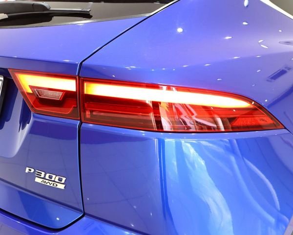 2018-Jaguar-E-Pace-P300-20-HSE-221kW image:9