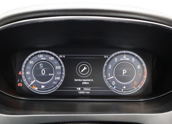 2018-Jaguar-E-Pace-P300-20-HSE-221kW image:12