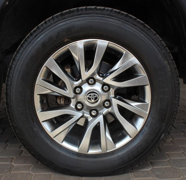 2020-Toyota-Hilux-24-GD-6-Raised-Body-SRX-Auto-Extended-Cab image:17