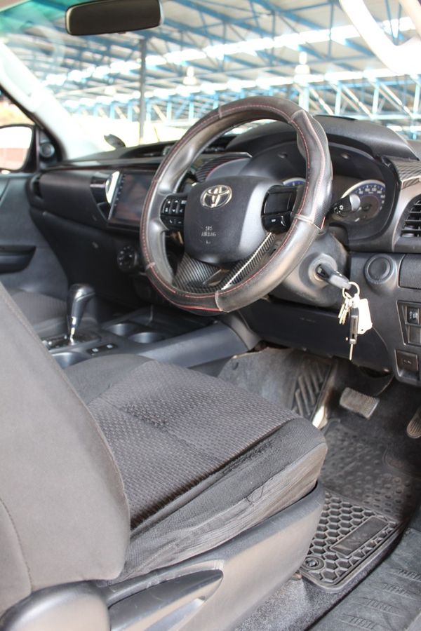 2020-Toyota-Hilux-24-GD-6-Raised-Body-SRX-Auto-Extended-Cab image:7