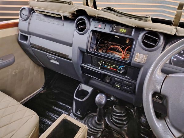 2024-Toyota-Land-Cruiser-79-42-D-Single-Cab image:9