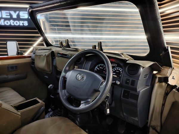 2024-Toyota-Land-Cruiser-79-42-D-Single-Cab image:14