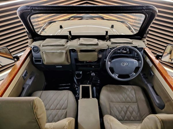2024-Toyota-Land-Cruiser-79-42-D-Single-Cab image:17