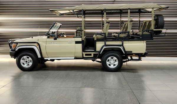 2024-Toyota-Land-Cruiser-79-42-D-Single-Cab image:1
