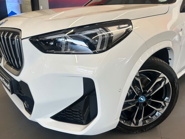 2024-BMW-iX1-xDrive-30-M-Sport image:1