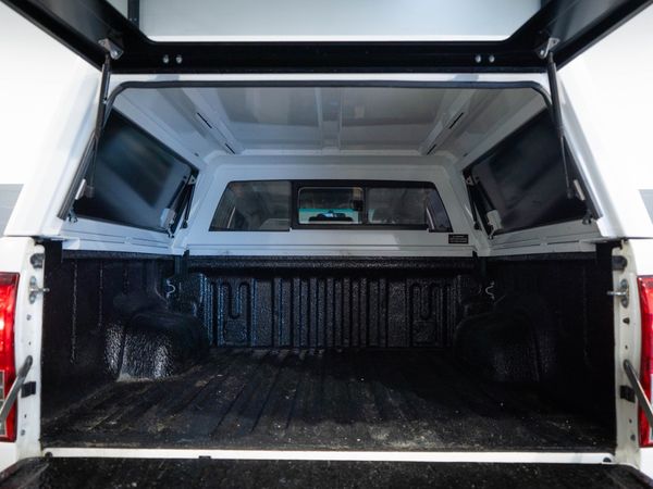 2017-Toyota-Hilux-28GD-6-Double-Cab-Raider-Black-Limited-Edition-Au image:11