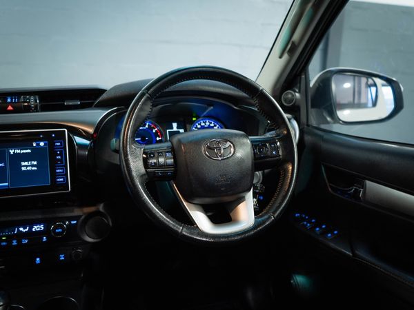 2017-Toyota-Hilux-28GD-6-Double-Cab-Raider-Black-Limited-Edition-Au image:16