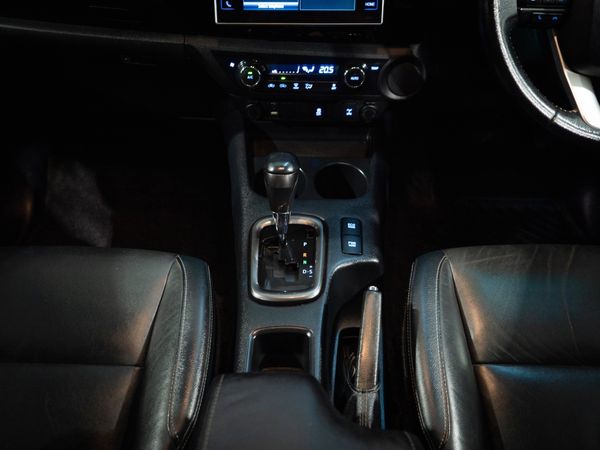 2017-Toyota-Hilux-28GD-6-Double-Cab-Raider-Black-Limited-Edition-Au image:21