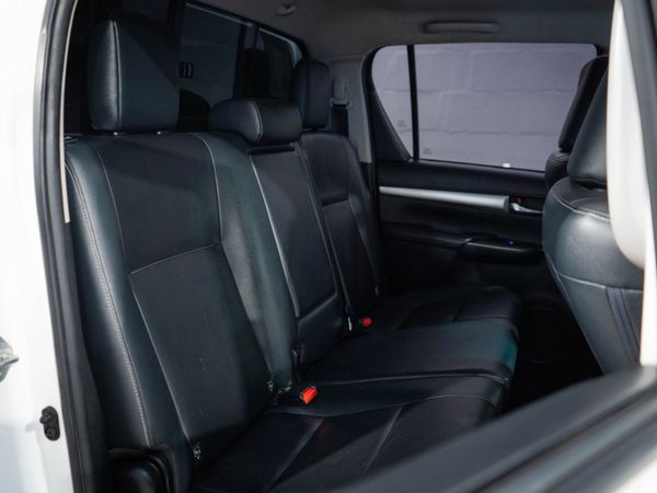 2017-Toyota-Hilux-28GD-6-Double-Cab-Raider-Black-Limited-Edition-Au image:23