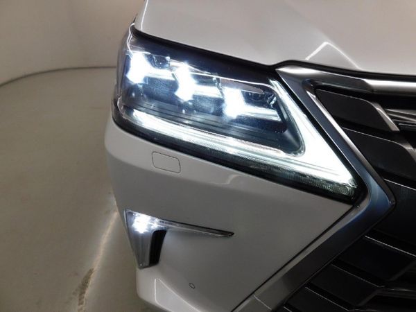 2020-Lexus-LX-45-TD-V8 image:6