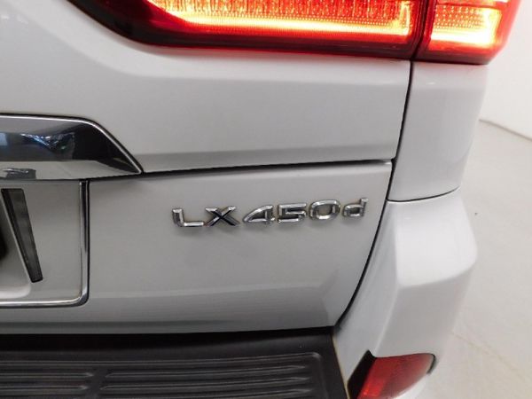 2020-Lexus-LX-45-TD-V8 image:7