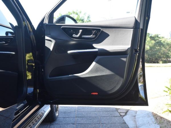 2026-Mercedes-Benz-GLC-300d-Coupe-4Matic-AMG-Line image:2