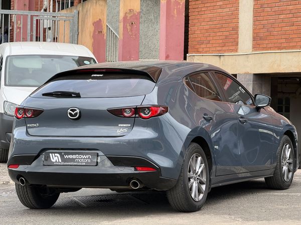 2019-Mazda-3-16-Active-5-dr image:3