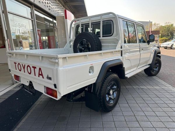 2026-Toyota-Land-Cruiser-79-42-D-Double-Cab image:10