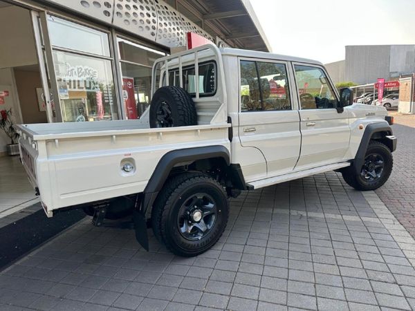 2026-Toyota-Land-Cruiser-79-42-D-Double-Cab image:13