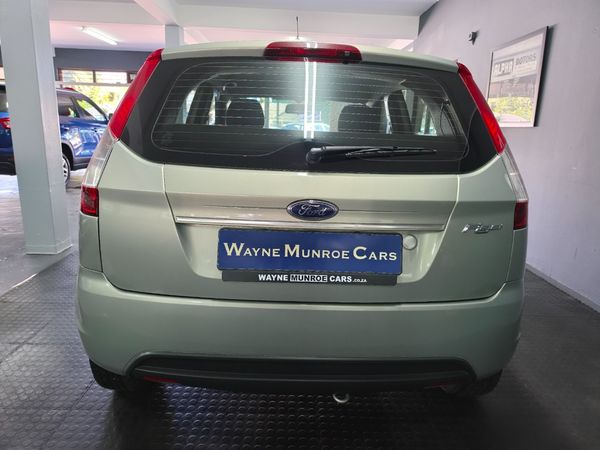2015-Ford-Figo-2015-Ford-Figo-14-Trend-5dr image:4