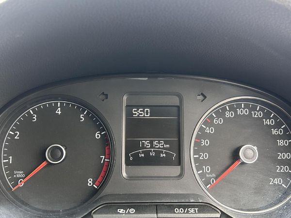 2019-Volkswagen-Polo-16-Comfortline-Auto image:9