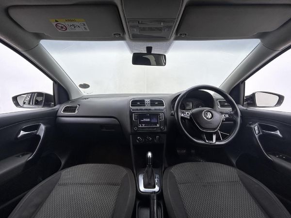 2019-Volkswagen-Polo-16-Comfortline-Auto image:10