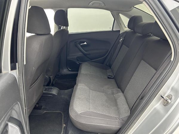 2019-Volkswagen-Polo-16-Comfortline-Auto image:11